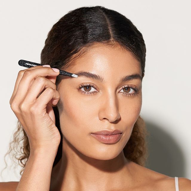 BLACK GLITTER TWEEZER